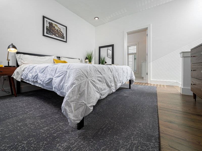 rug in bedroom - Flooring Store in Oakville